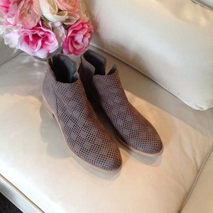Dolce Vita Womens US 8.5 Booties Grey suede Ankle